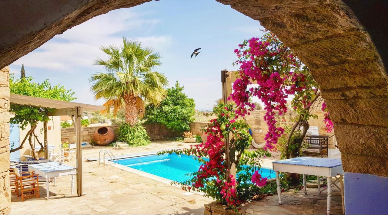 Myrto House Aparthotel Tochni Bagian luar foto