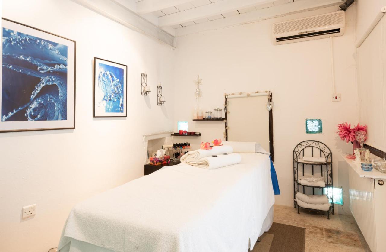 Myrto House Aparthotel Tochni Bagian luar foto